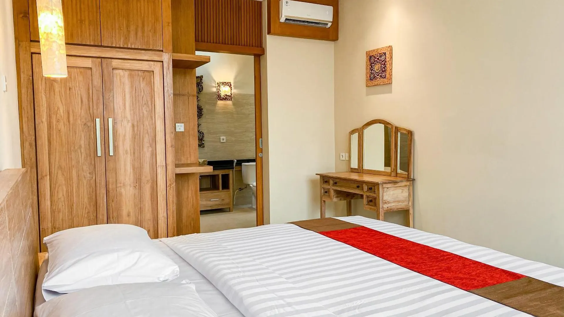 Отель Svarna Suites Seminyak