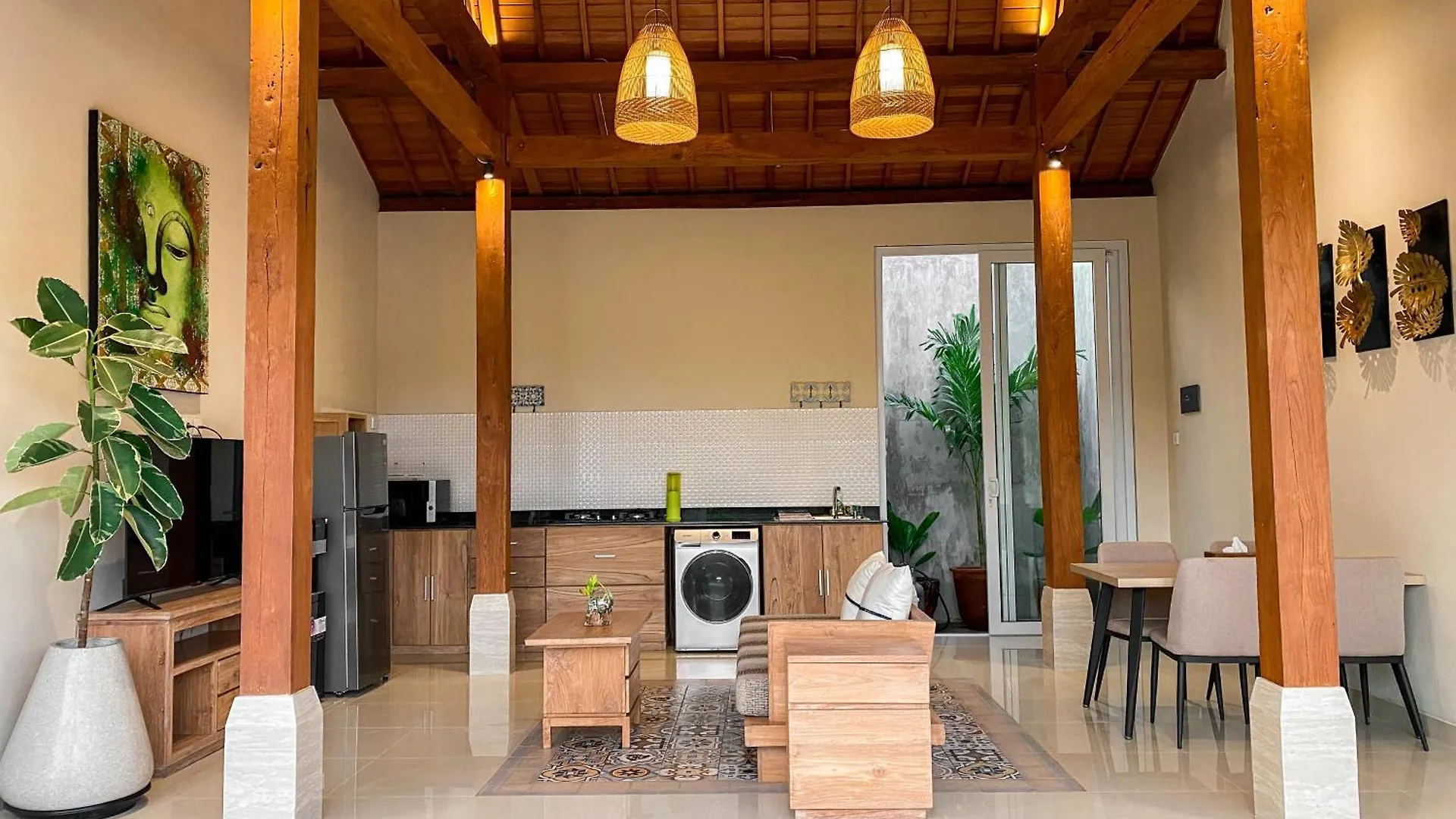 Svarna Suites Seminyak 3*, Семиньяк Индонезия