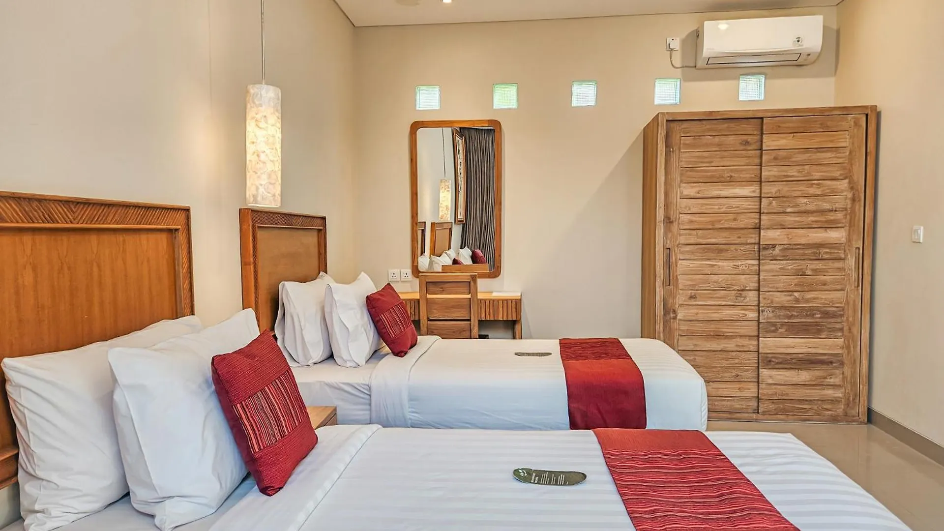 *** Отель Svarna Suites Seminyak Индонезия