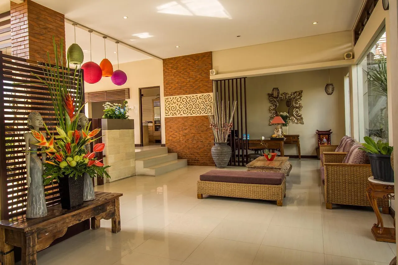 Svarna Suites Seminyak 3*, Семиньяк