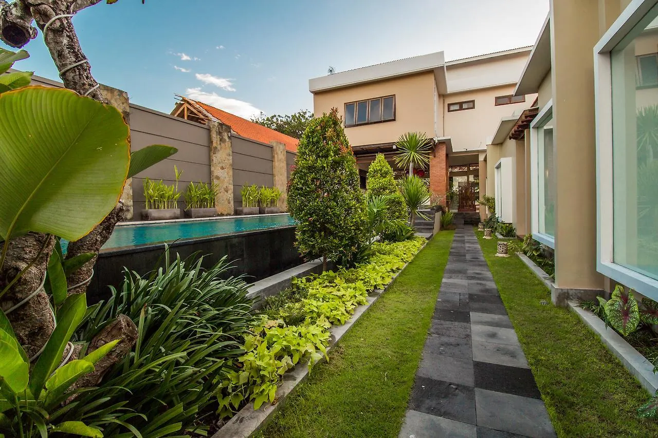 Отель Svarna Suites Seminyak
